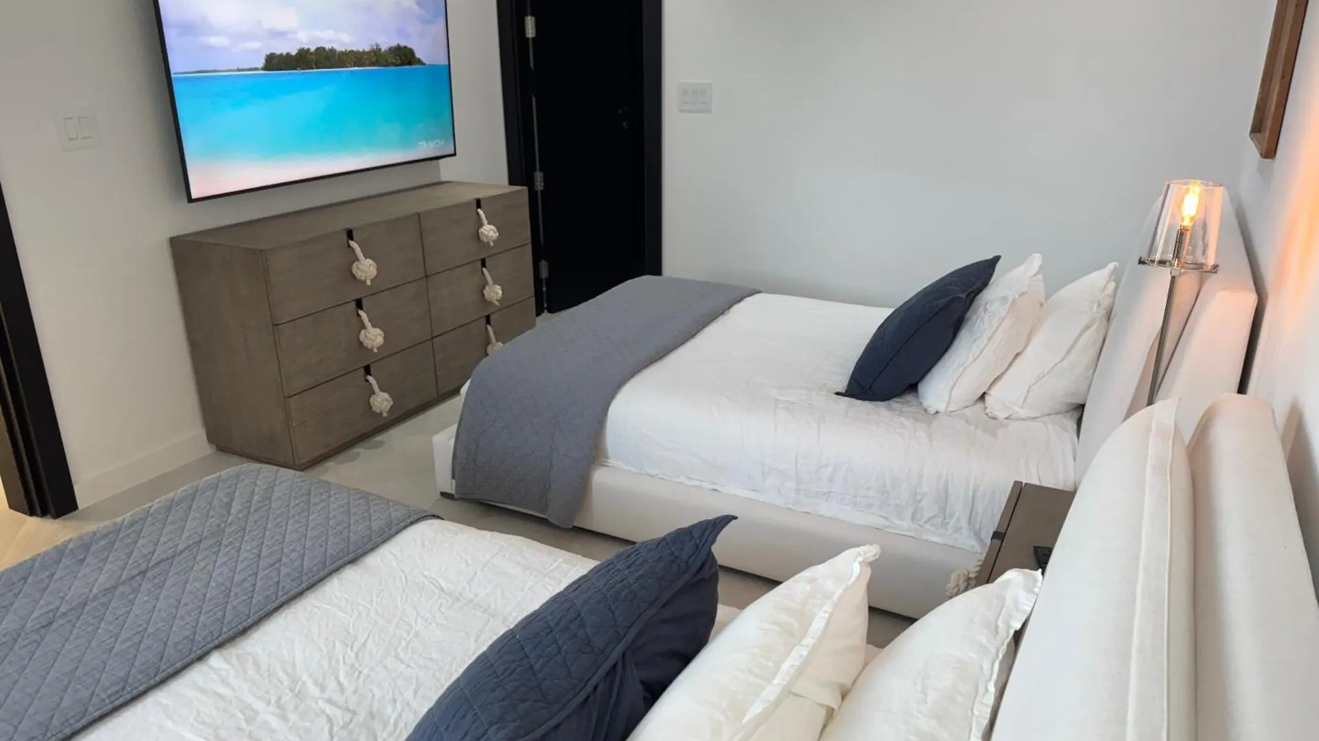 아파트 New Luxury Waterfront Condo, Palm Cay, The Bahamas 나사우 바하마
