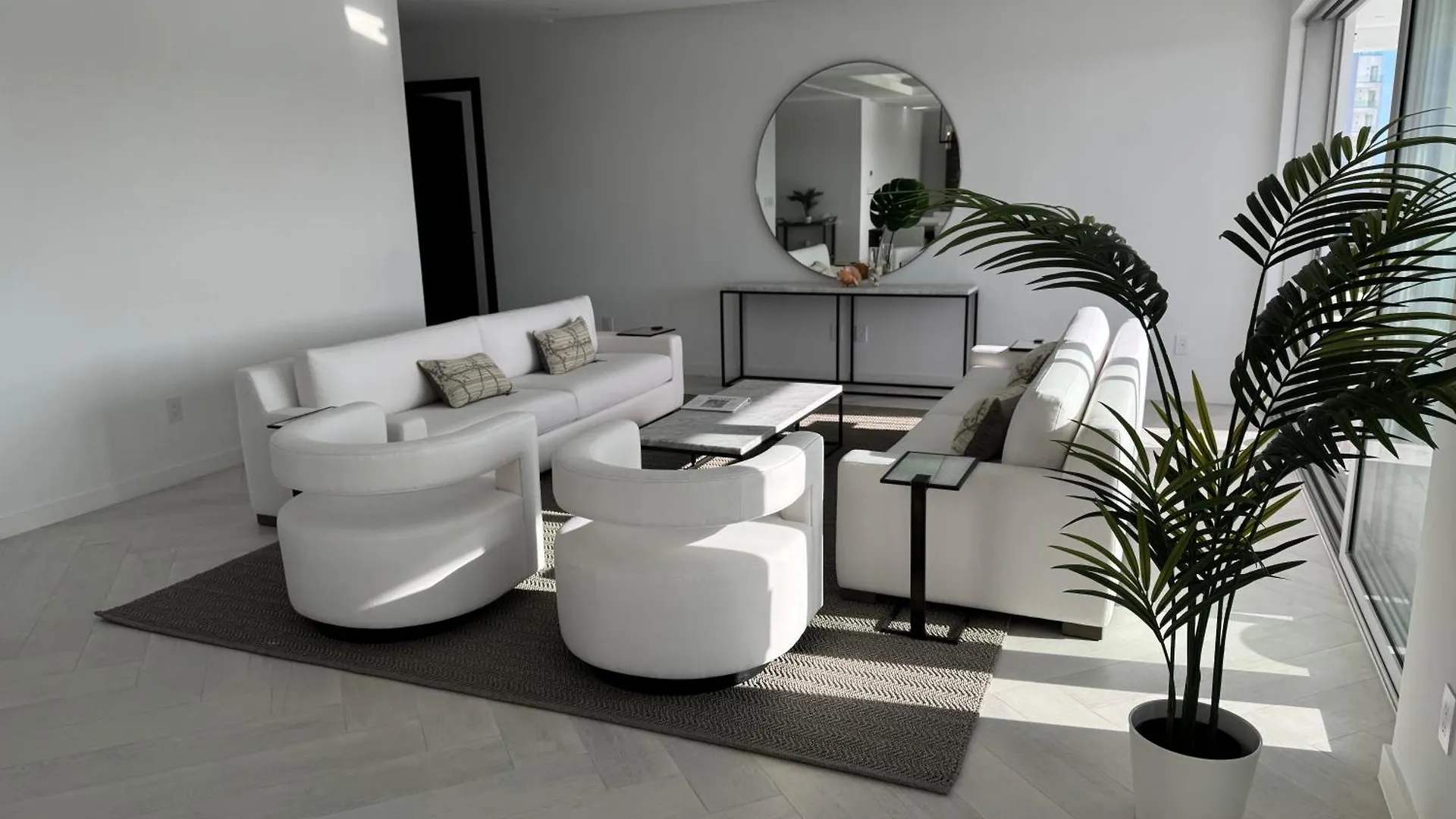 New Luxury Waterfront Condo, Palm Cay, The Bahamas 나사우 바하마