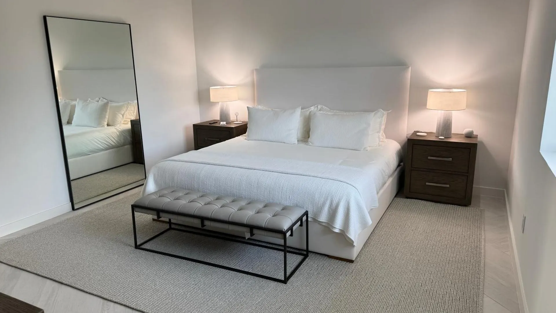 New Luxury Waterfront Condo, Palm Cay, The Bahamas 나사우