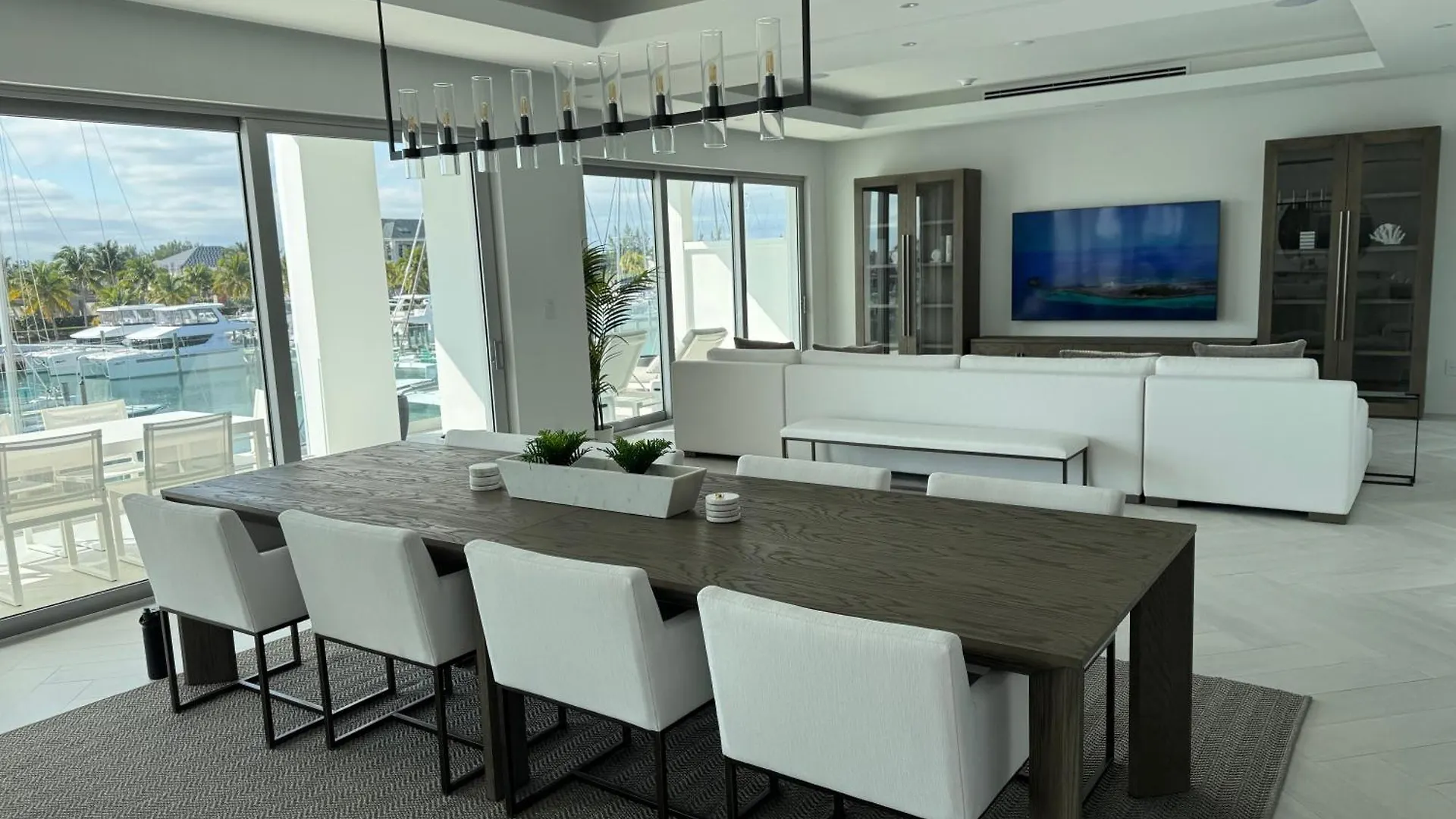 New Luxury Waterfront Condo, Palm Cay, The Bahamas 나사우