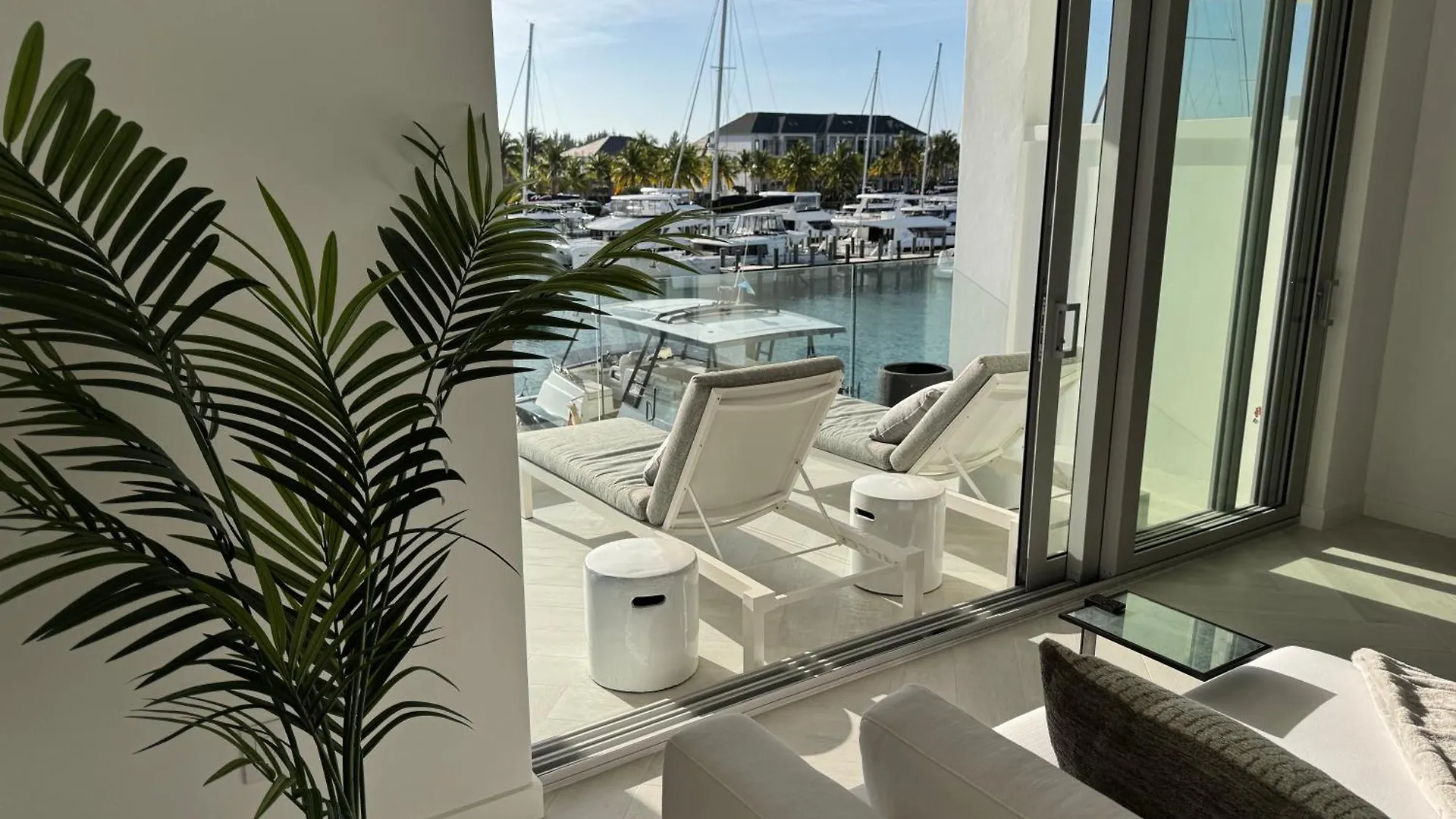 아파트 New Luxury Waterfront Condo, Palm Cay, The Bahamas 나사우