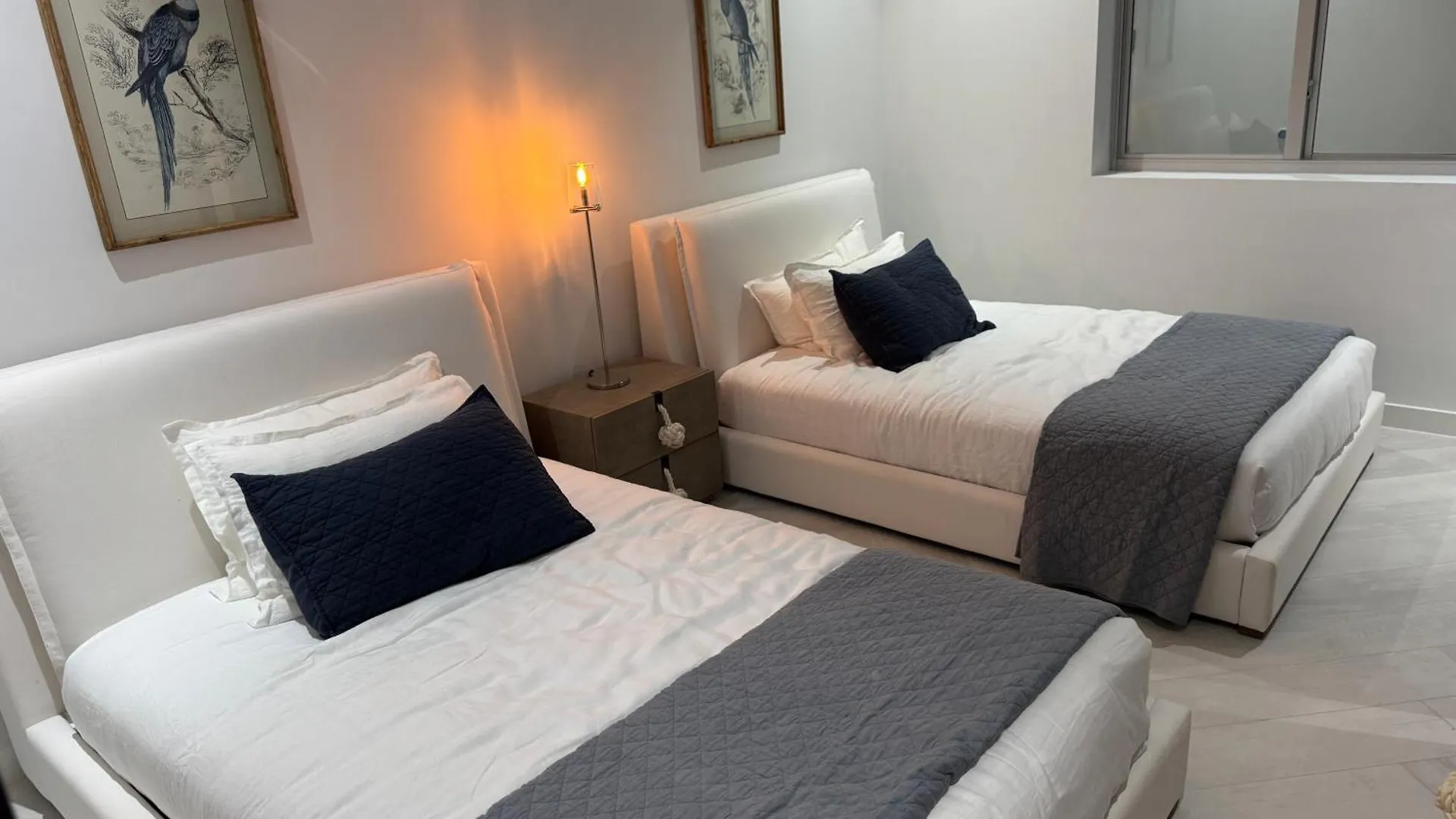 Apartment New Luxury Waterfront Condo, Palm Cay, The Bahamas Nassau