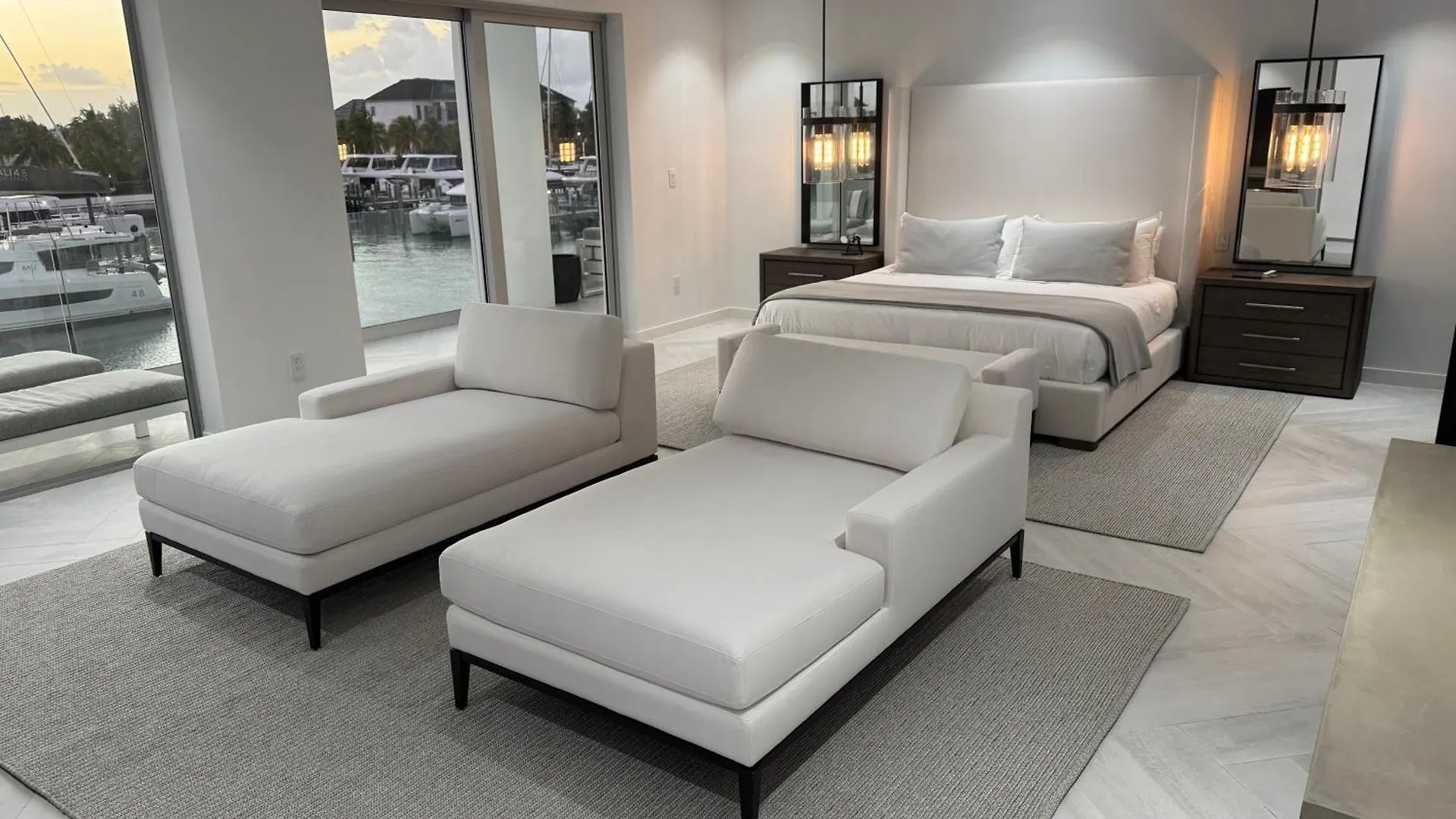 Apartment New Luxury Waterfront Condo, Palm Cay, The Bahamas Nassau