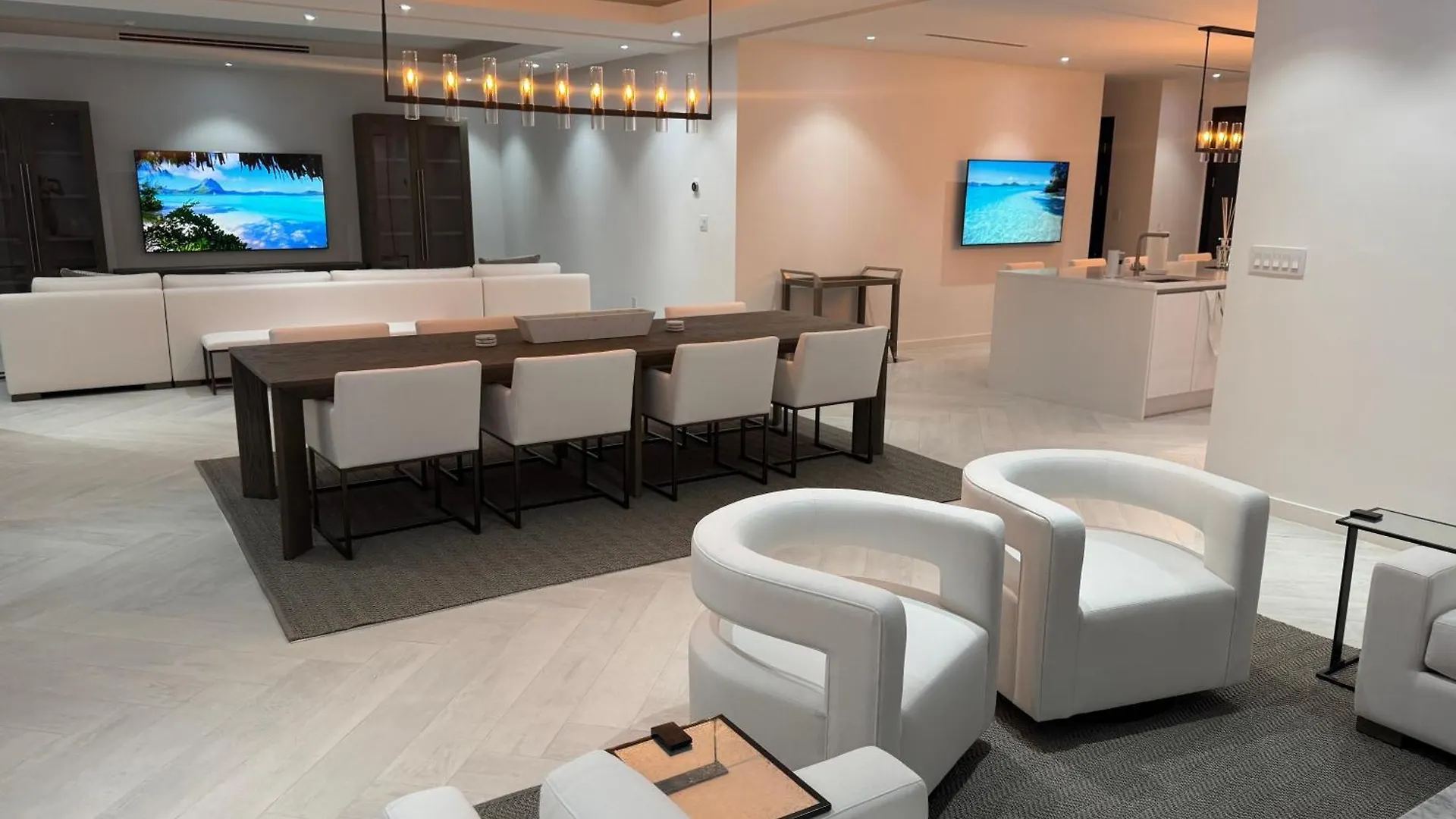 Apartment New Luxury Waterfront Condo, Palm Cay, The Bahamas Nassau