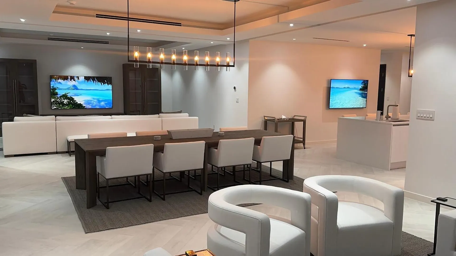 New Luxury Waterfront Condo, Palm Cay, The Bahamas Nassau Apartment