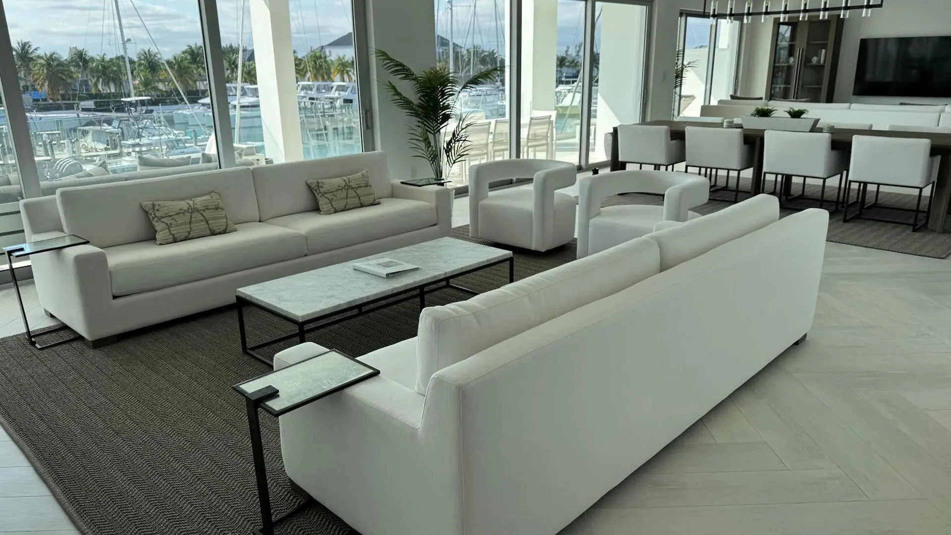 New Luxury Waterfront Condo, Palm Cay, The Bahamas Nassau Apartment