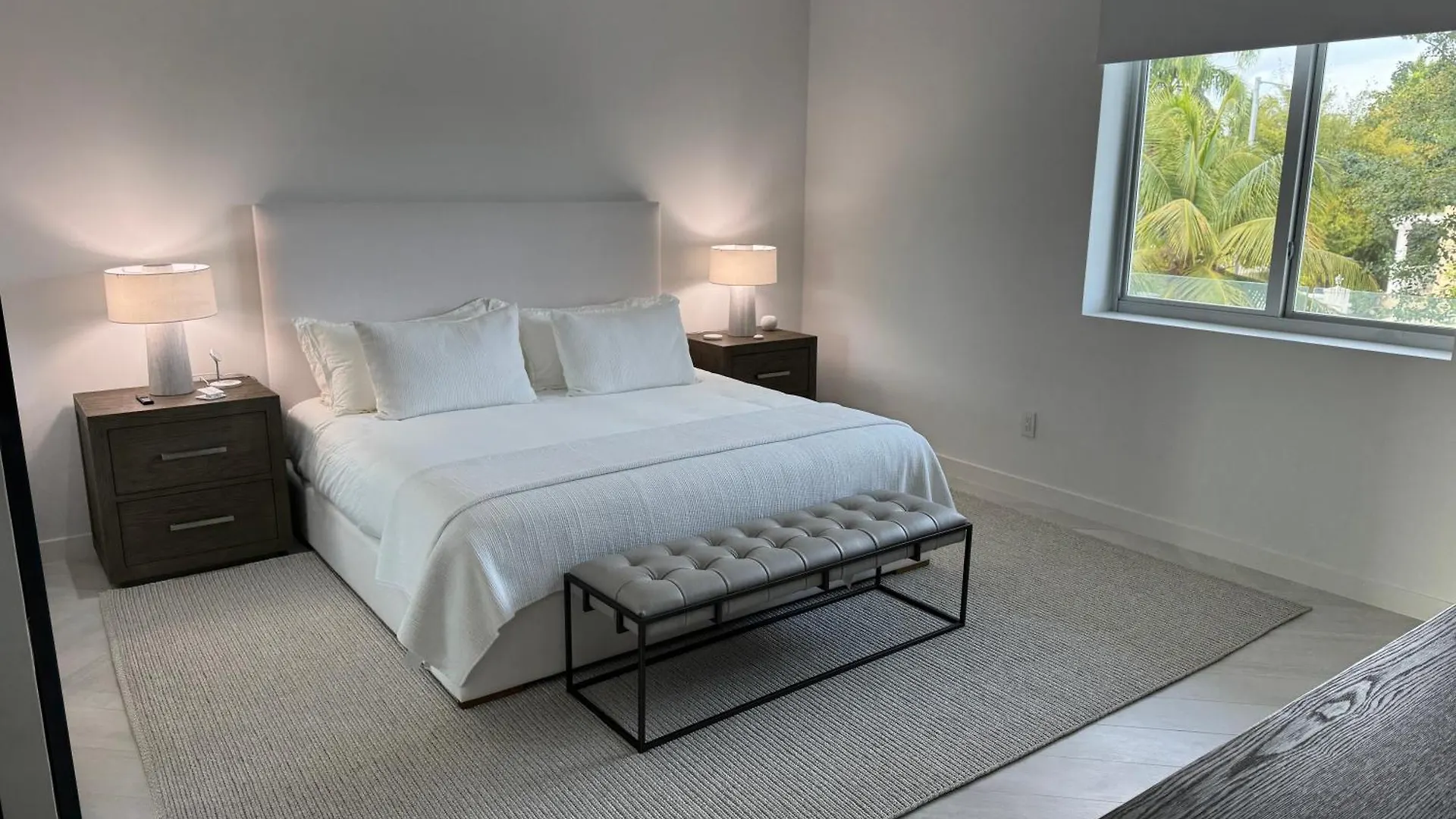 New Luxury Waterfront Condo, Palm Cay, The Bahamas Nassau Apartment