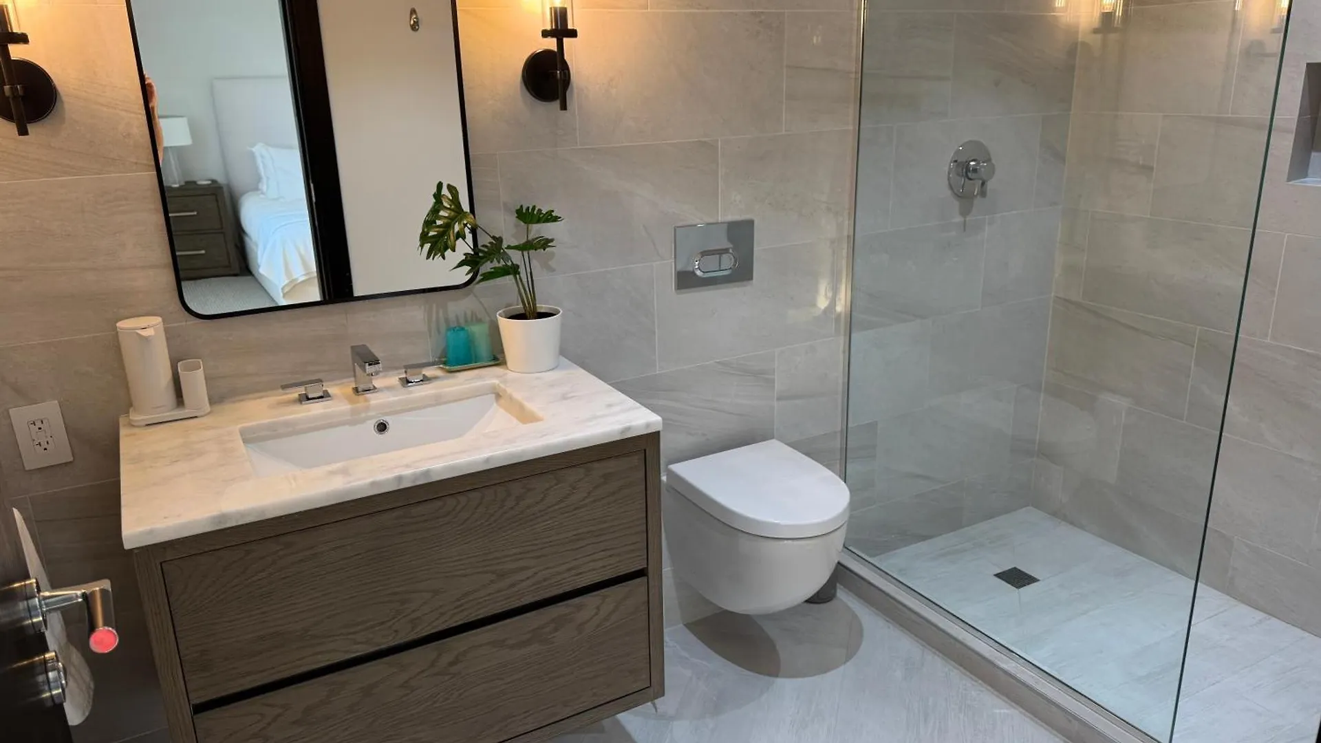 Apartment New Luxury Waterfront Condo, Palm Cay, The Bahamas Nassau