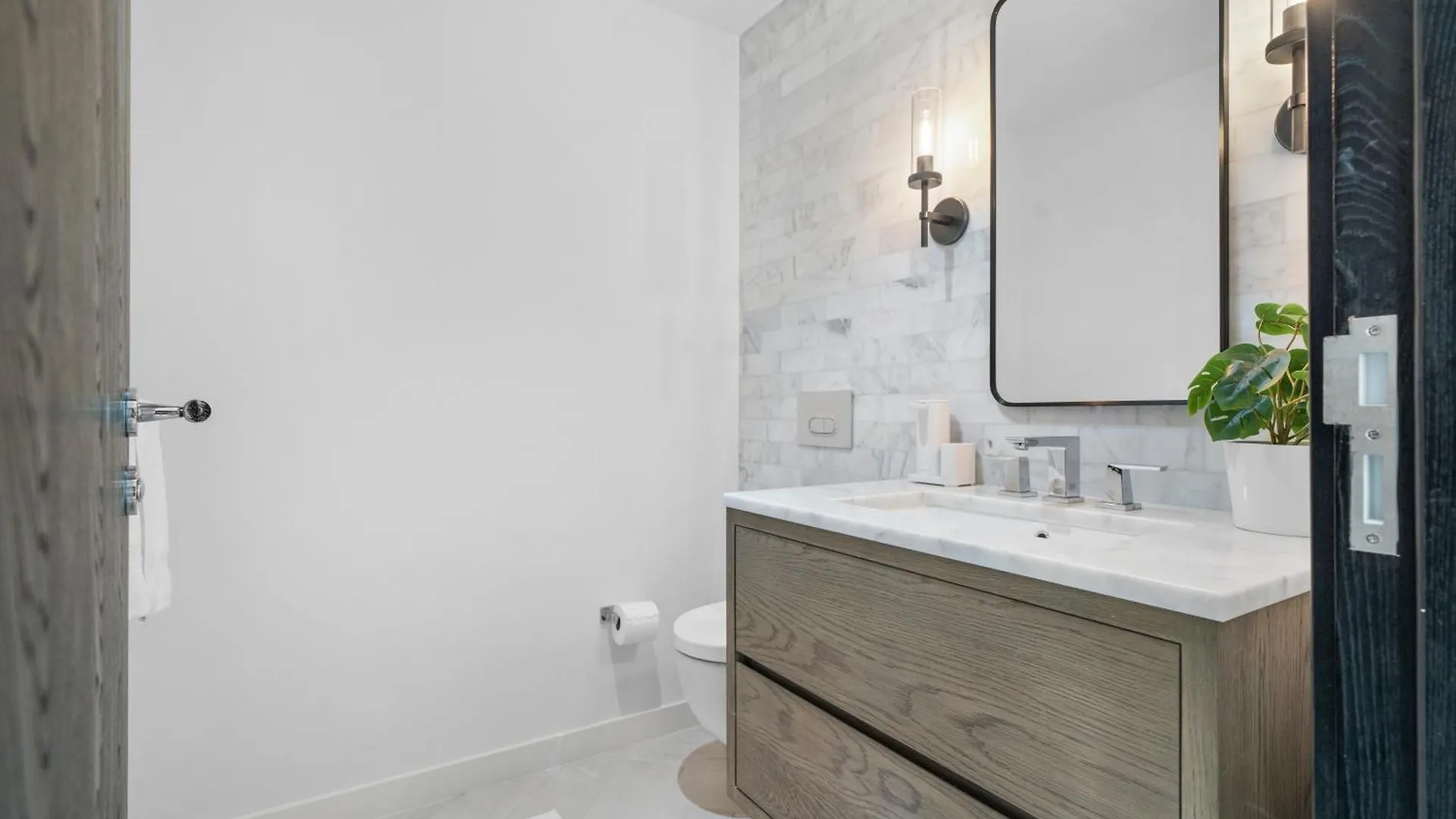 Casablanca Bahamas- New Luxury Waterfront Condo, Palm Cay, The Bahamas Nassau