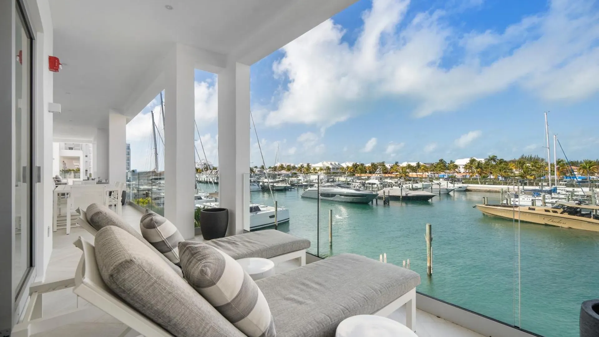 Apartment Casablanca Bahamas- New Luxury Waterfront Condo, Palm Cay, The Bahamas Nassau