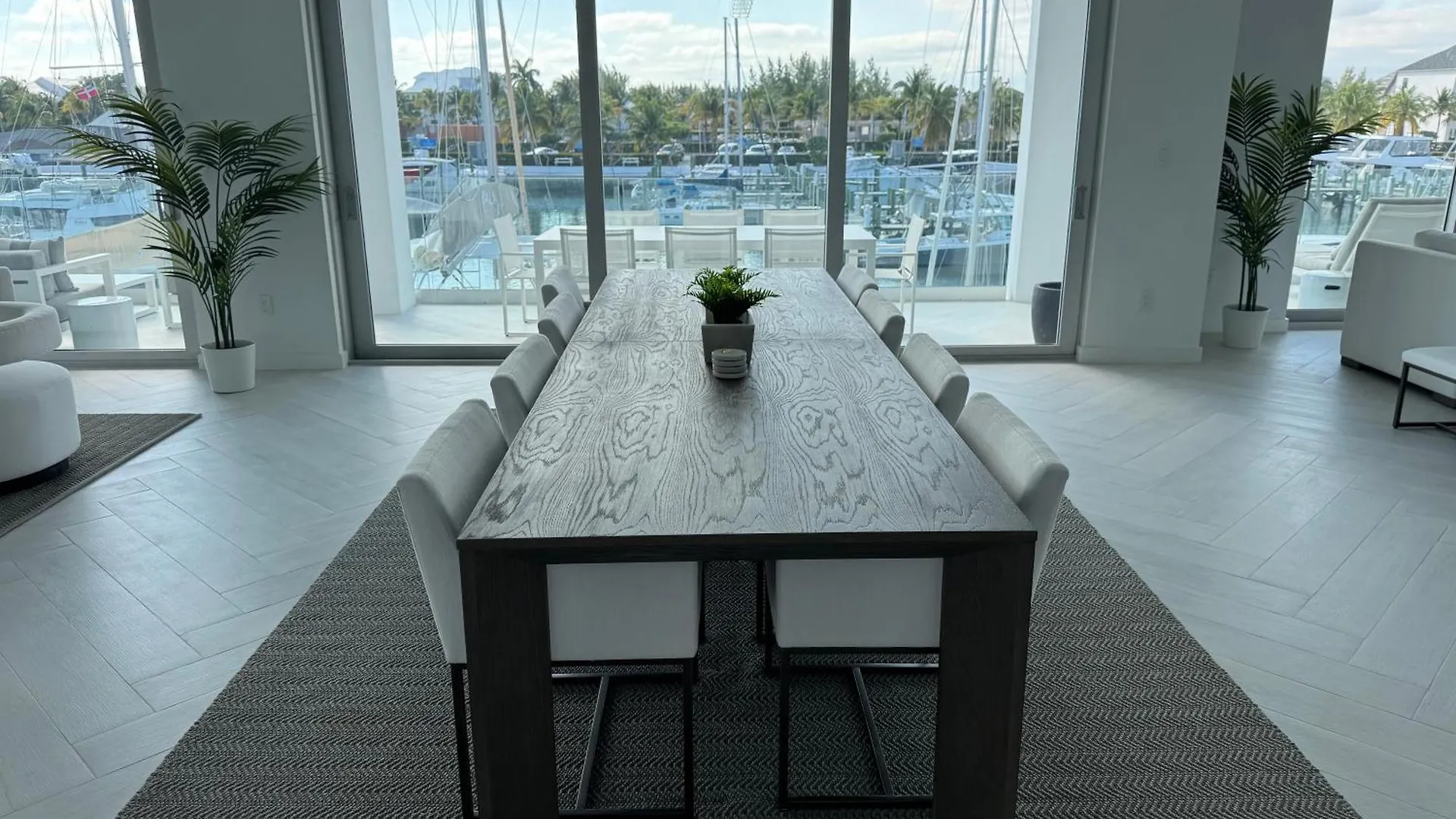 New Luxury Waterfront Condo, Palm Cay, The Bahamas Nassau